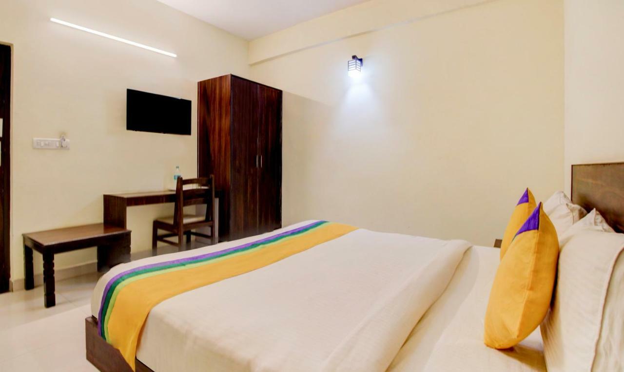 Itsy Hotels Royal Monarch Gorakhpur Buitenkant foto